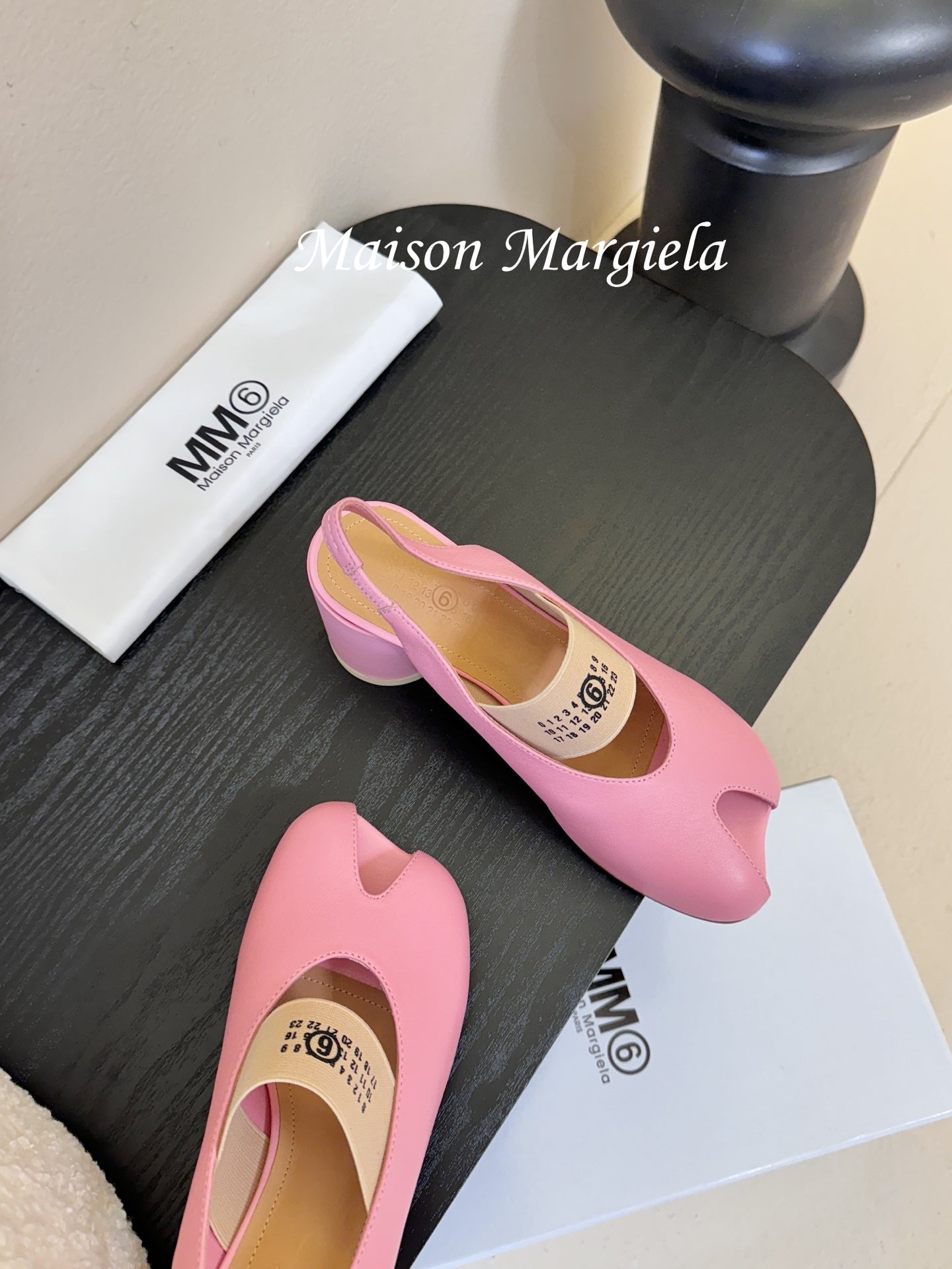 Maison Margiela Split-Toe Peep-Toe Chunky Heel Slingback Pink in Sheepskin 580435