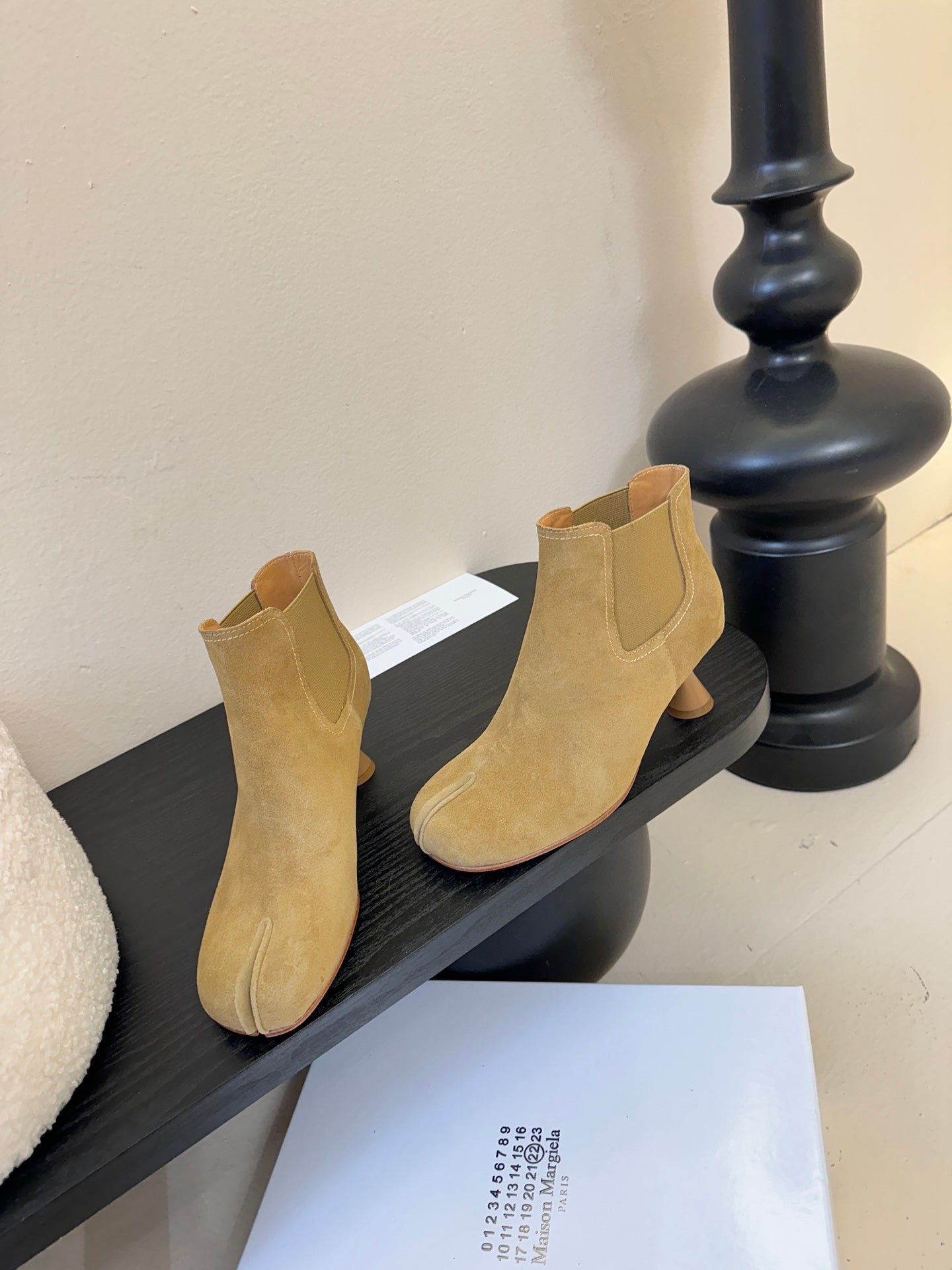 Maison Margiela Tabi Ankle Boots Short Heel Tan Cowhide Suede 580428