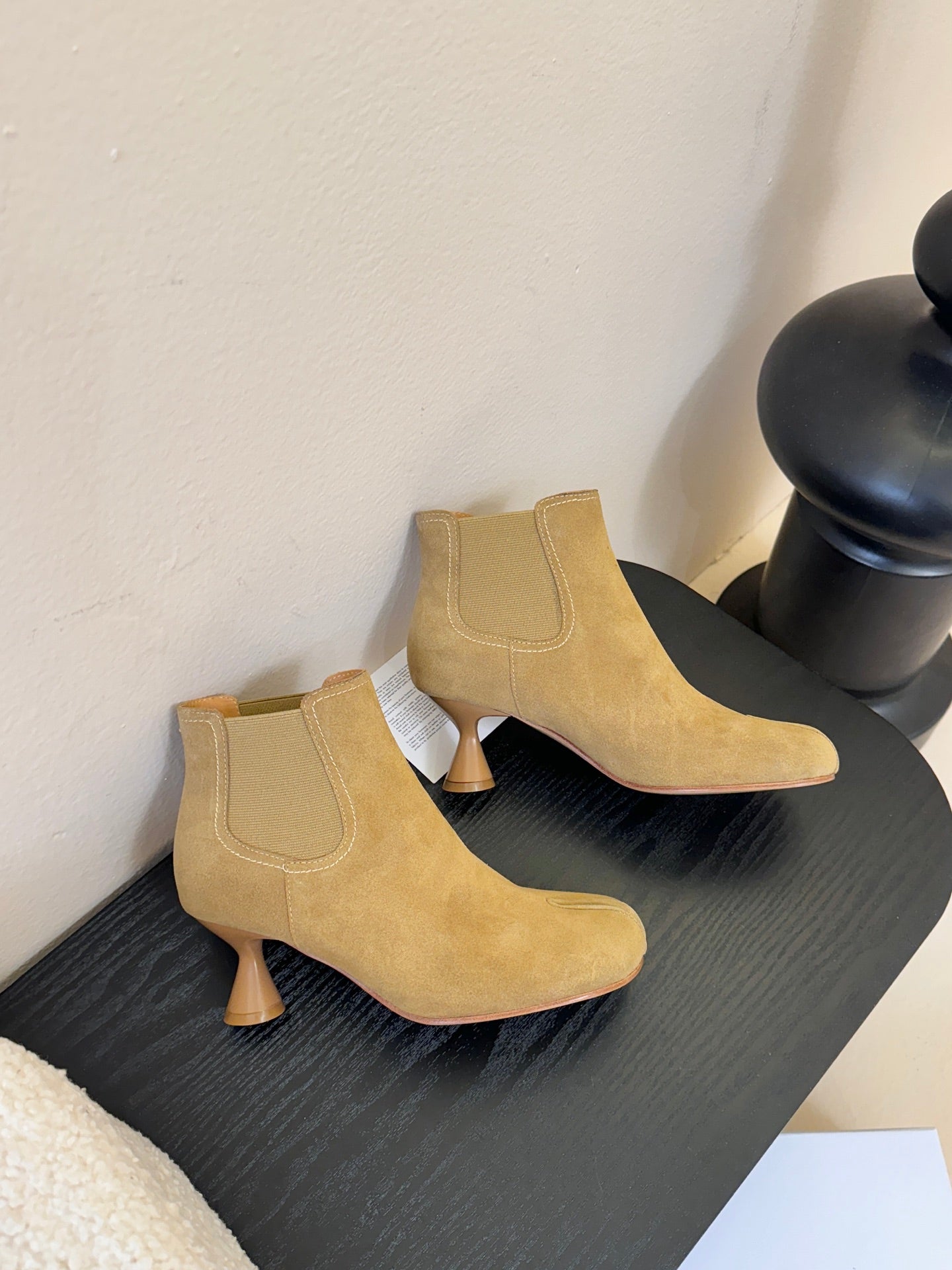 Maison Margiela Tabi Ankle Boots Short Heel Tan Cowhide Suede 580428