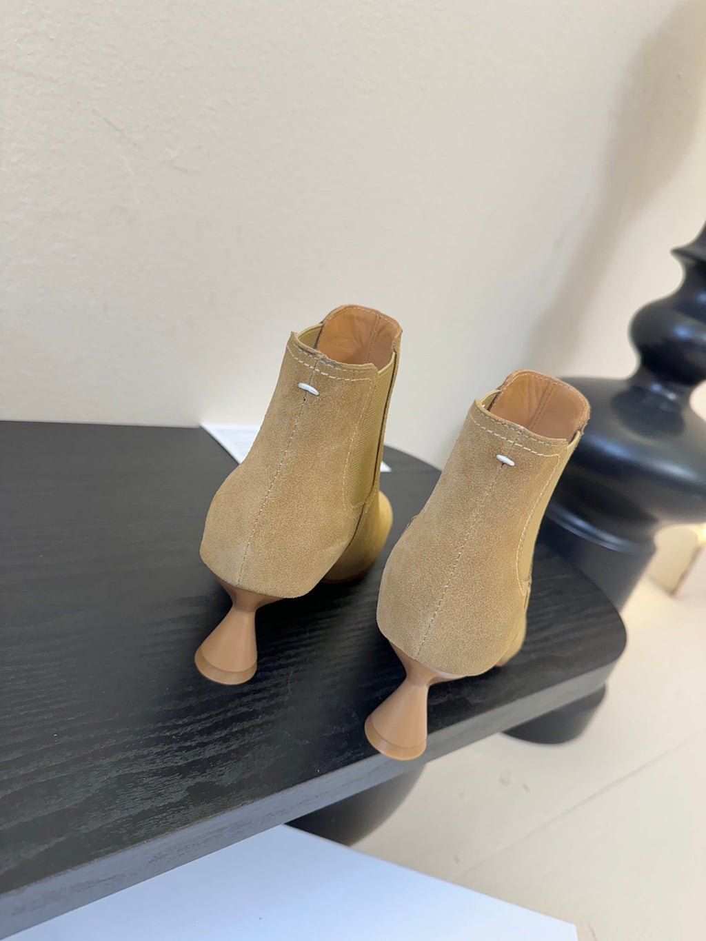 Maison Margiela Tabi Ankle Boots Short Heel Tan Cowhide Suede 580428