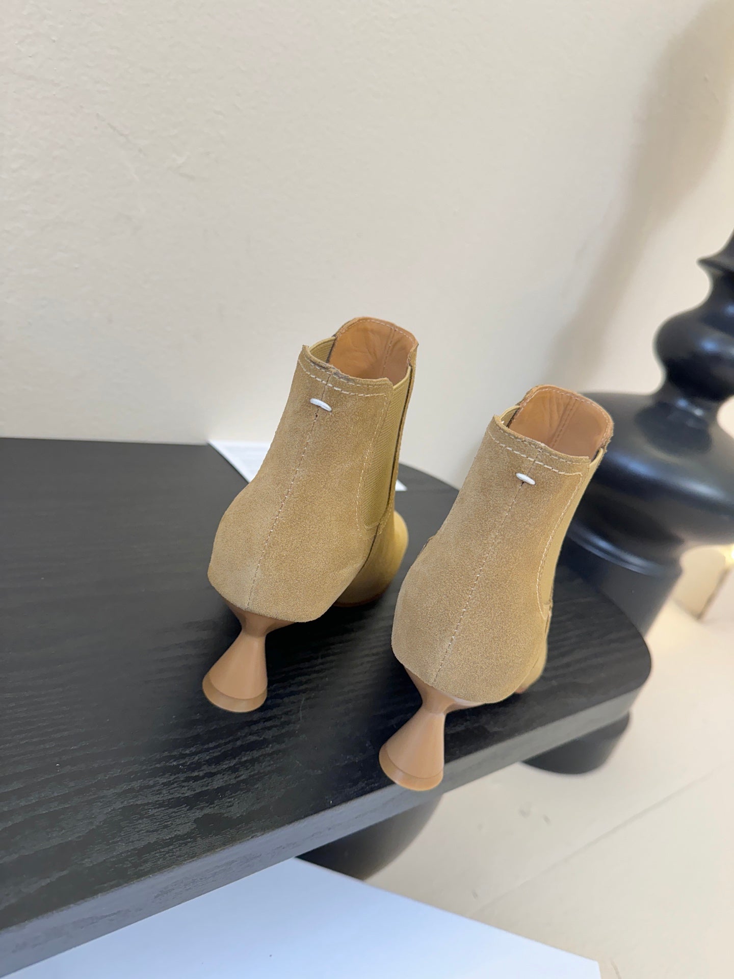 Maison Margiela Tabi Ankle Boots Short Heel Tan Cowhide Suede 580428