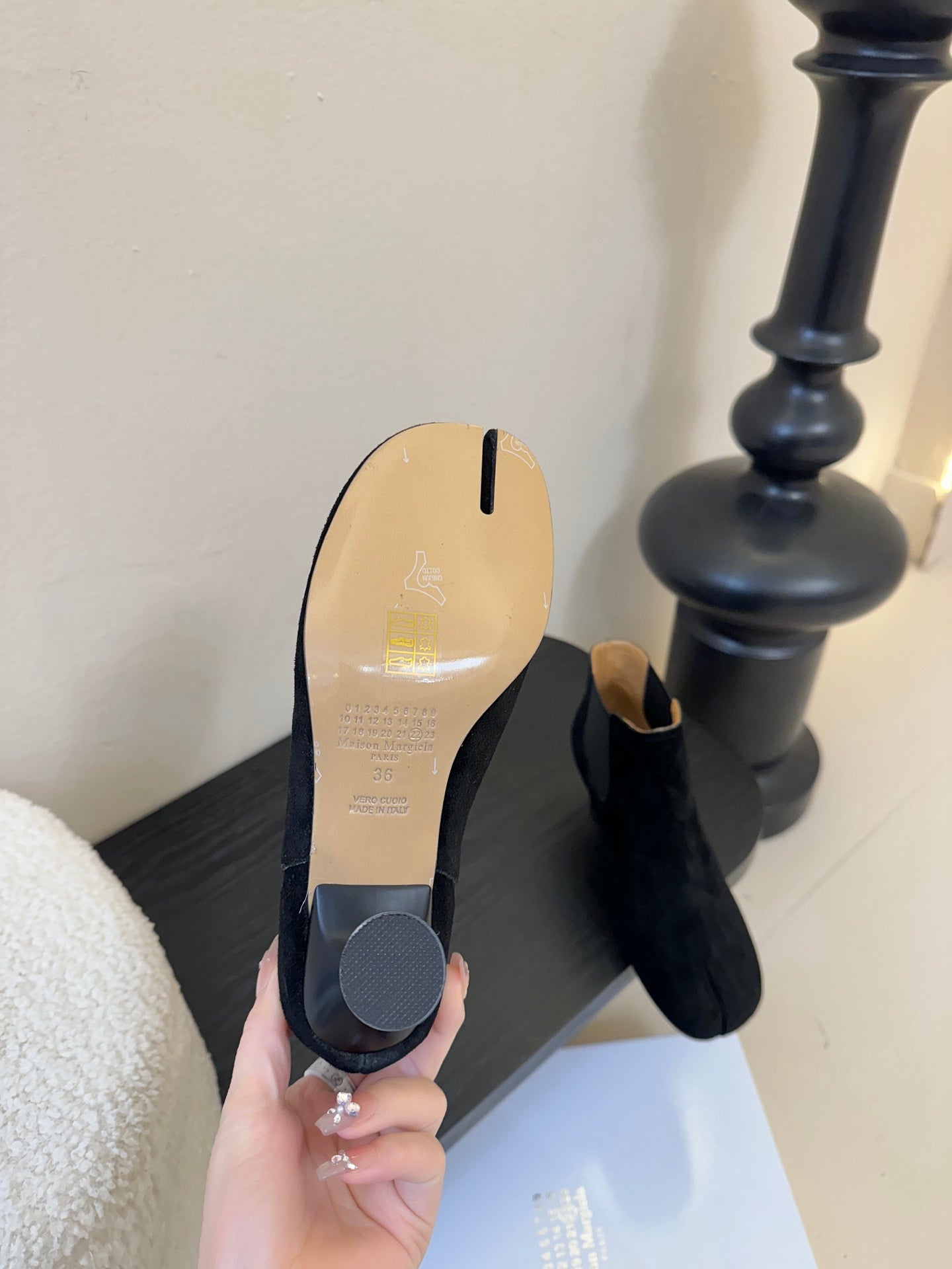 Maison Margiela Tabi Ankle Boots Short Heel Black Cowhide Suede 580427