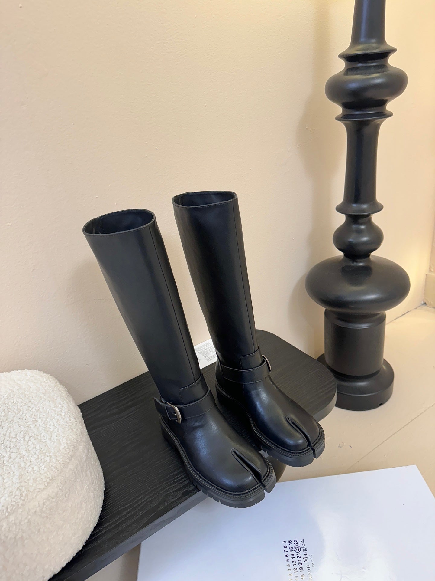 Maison Margiel 25AW New Split-Toe Rider Black Boots Sheepskin 580424