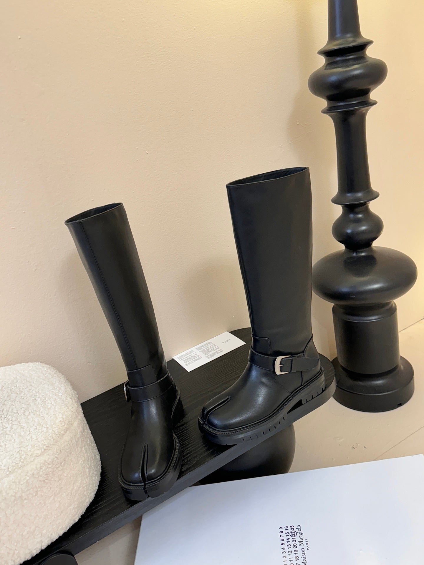 Maison Margiel 25AW New Split-Toe Rider Black Boots Sheepskin 580424