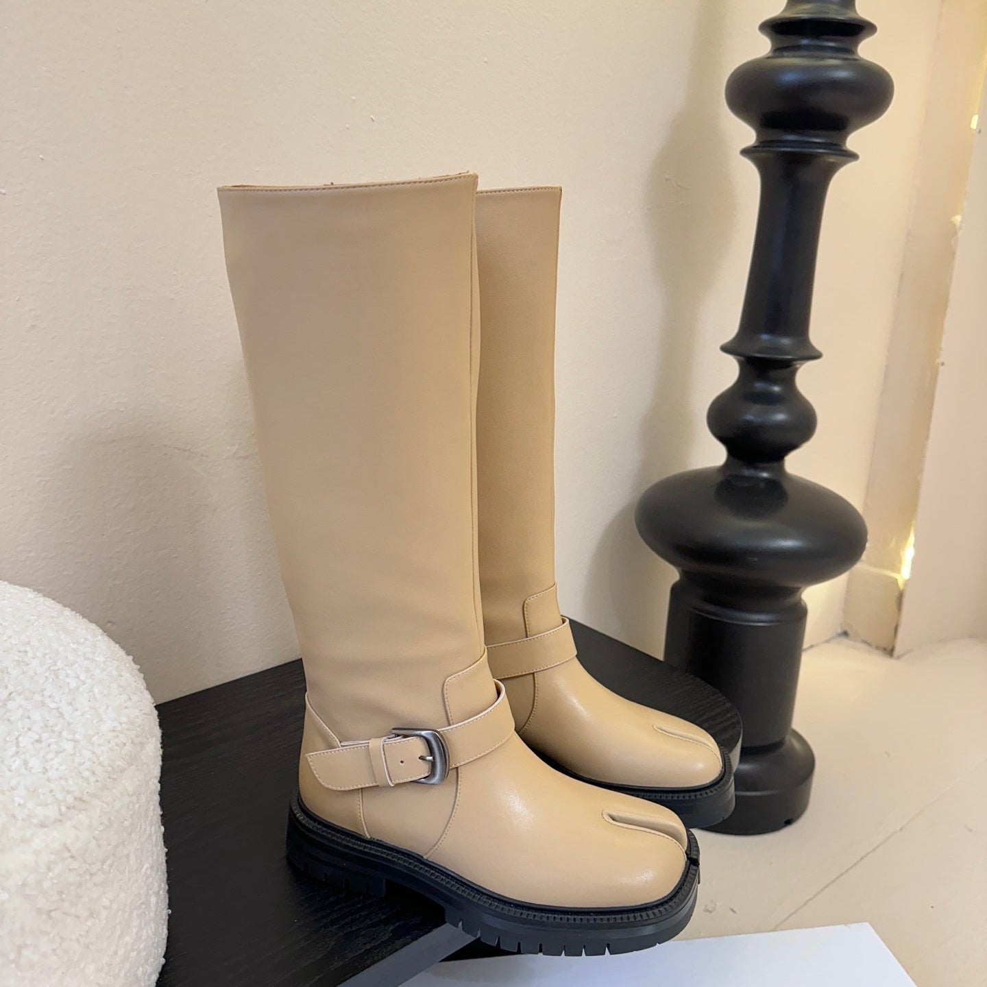 Maison Margiel 25AW New Split-Toe Rider Beige Boots Sheepskin 580423