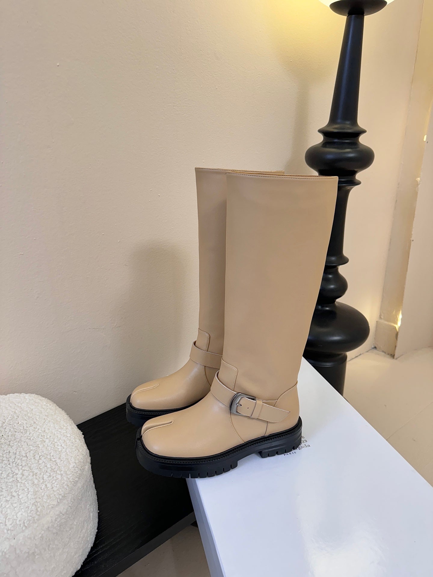 Maison Margiel 25AW New Split-Toe Rider Beige Boots Sheepskin 580423