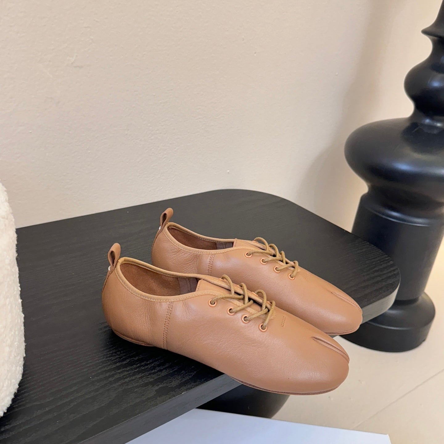 Maison Margiela 2025 Split-Toe Lace-up Shoes Brown Cowhide 580422