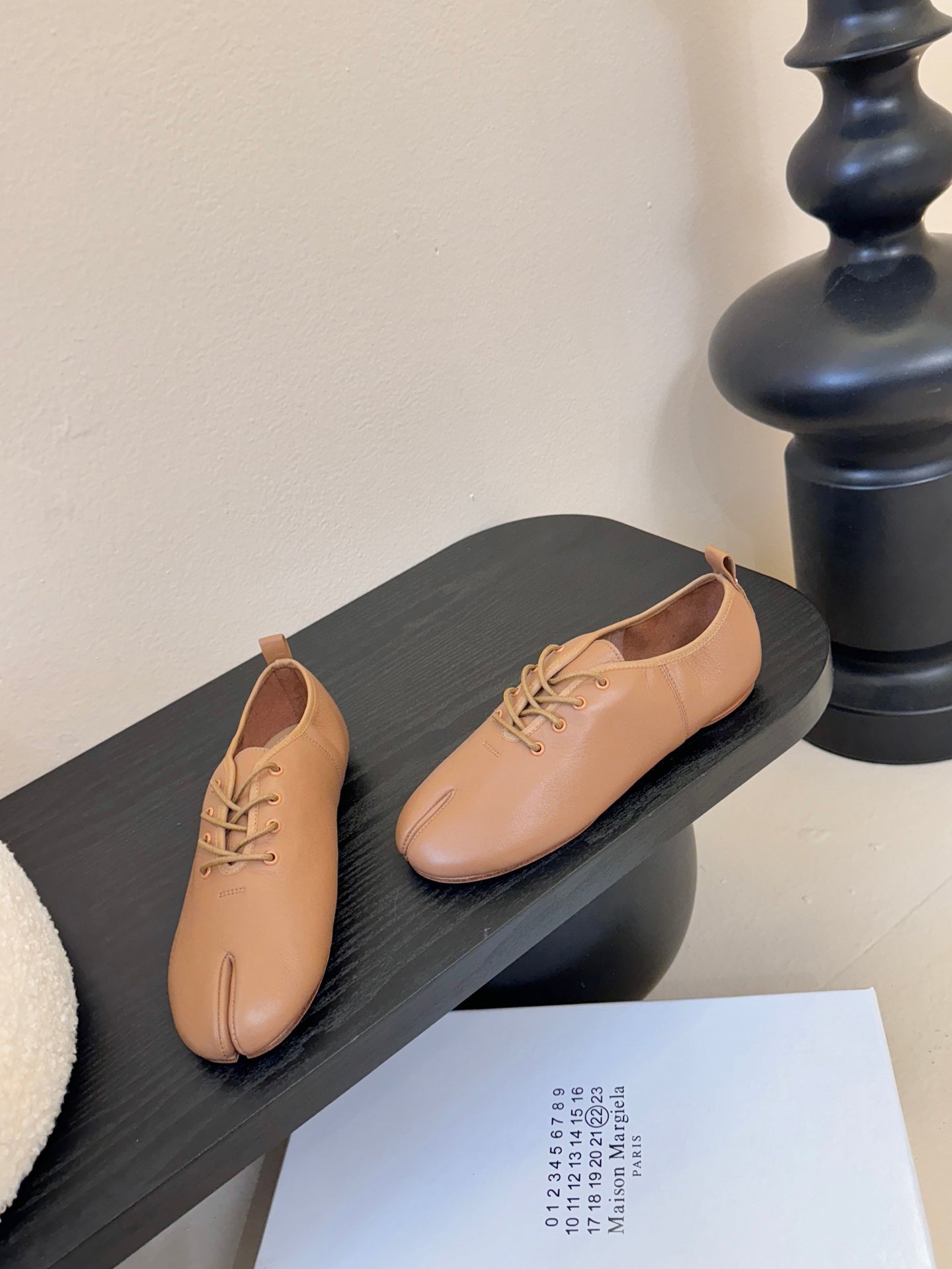 Maison Margiela 2025 Split-Toe Lace-up Shoes Brown Cowhide 580422