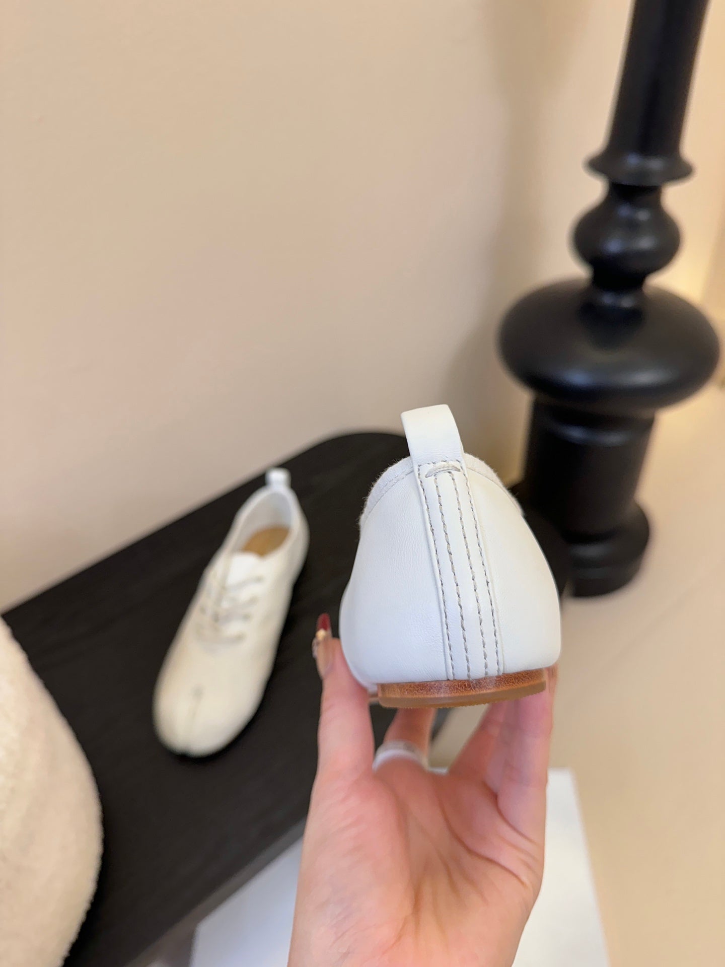 Maison Margiela 2025 Split-Toe Lace-up Shoes White Cowhide 580421