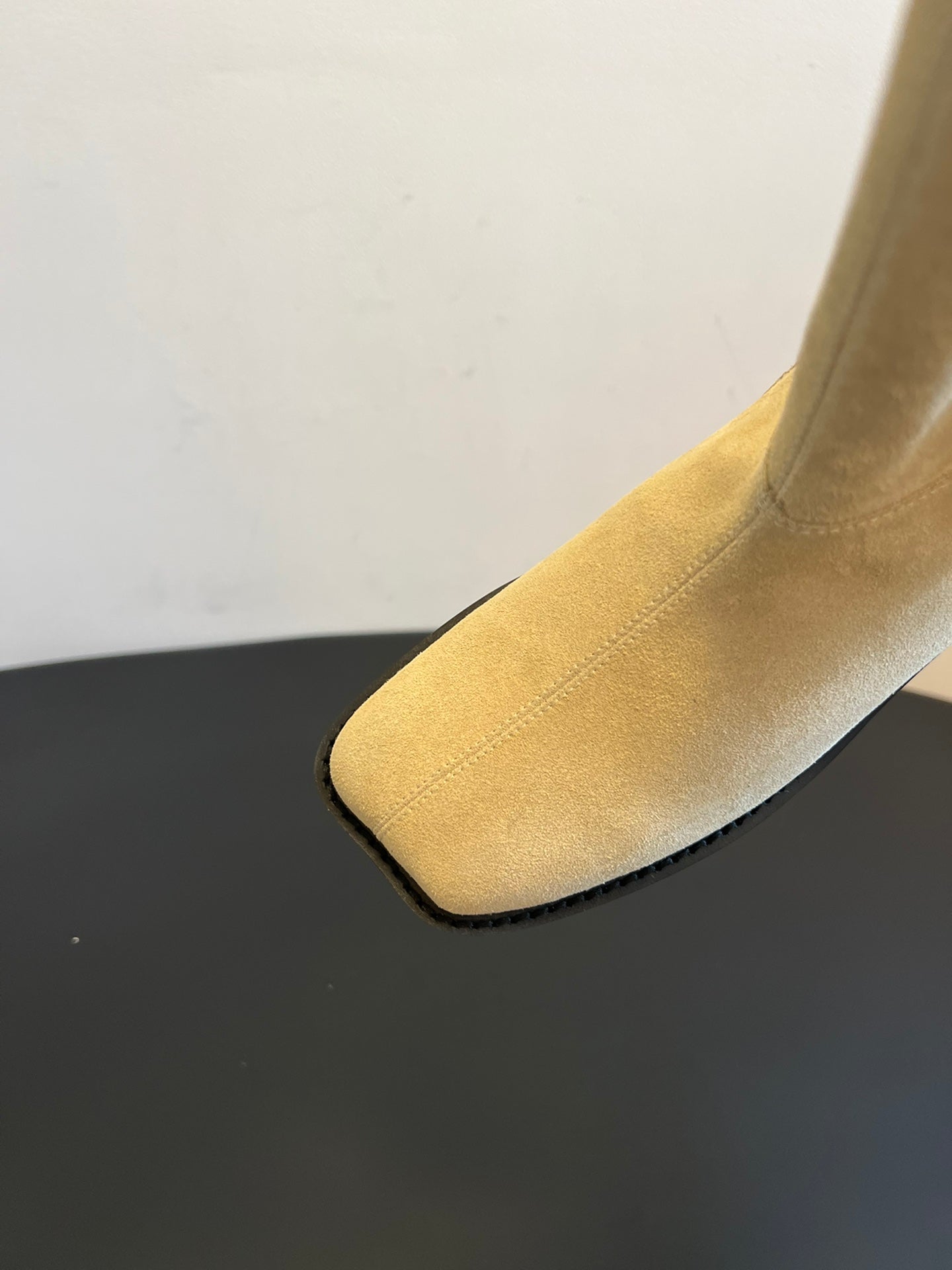 Maison Margiel 25ss Cool Square Toe Tall Riding Boots Off-white Suede 580412