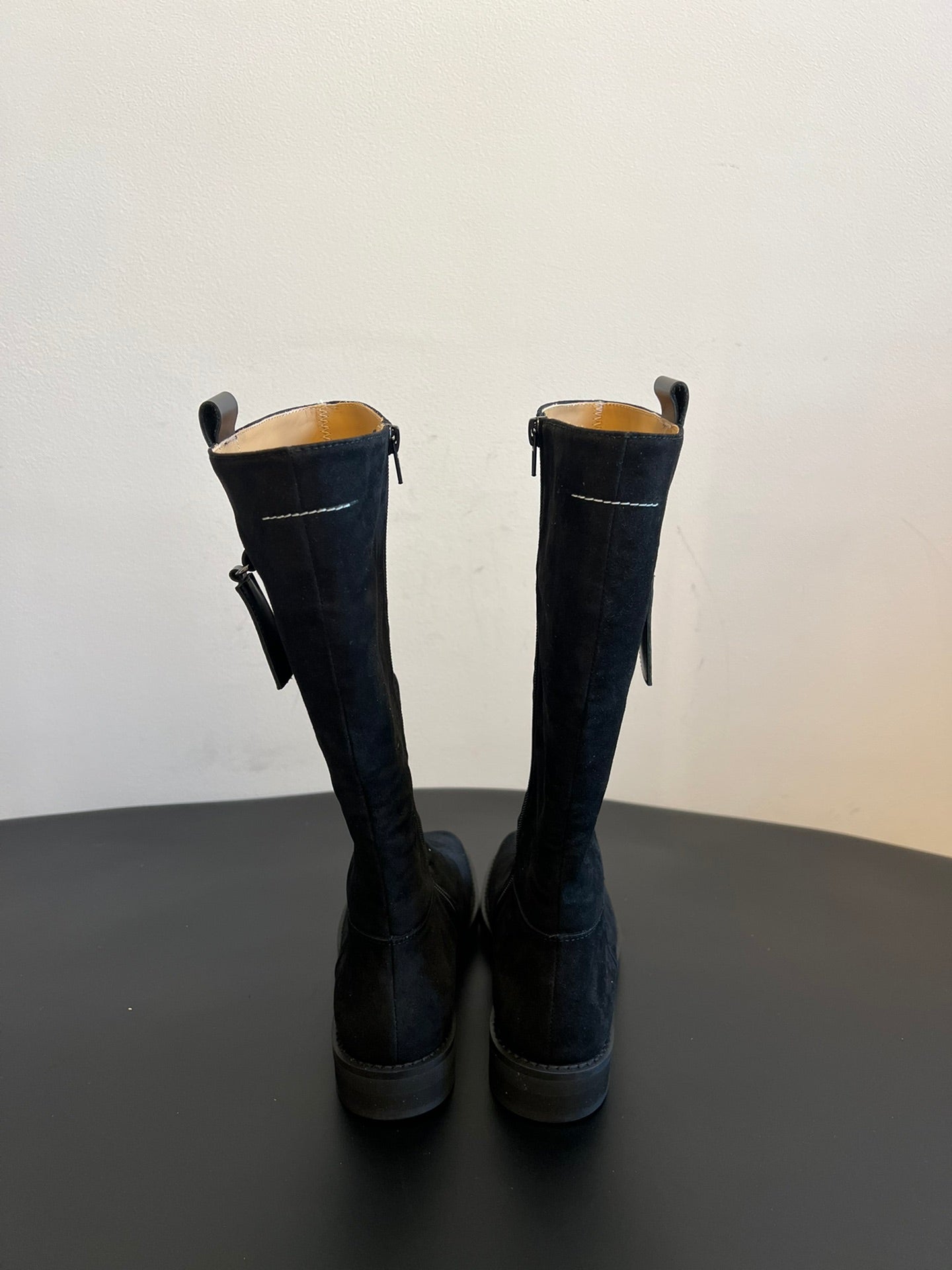 Maison Margiel 25ss Cool Square Toe Tall Riding Boots Black Suede 580413