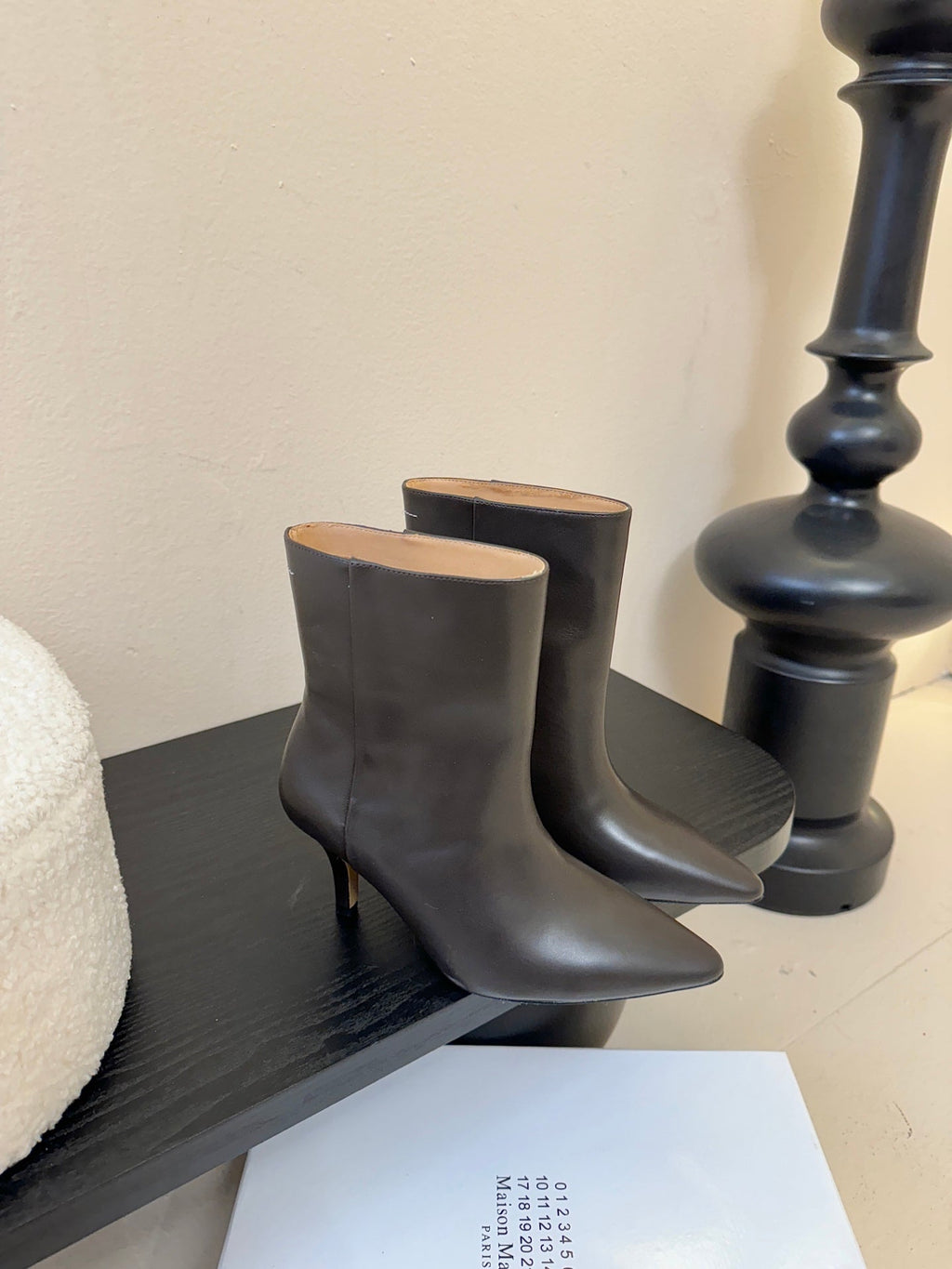 Maison Margiela Pointed Toe Riding Short Boots Brown in Cowhide 580448