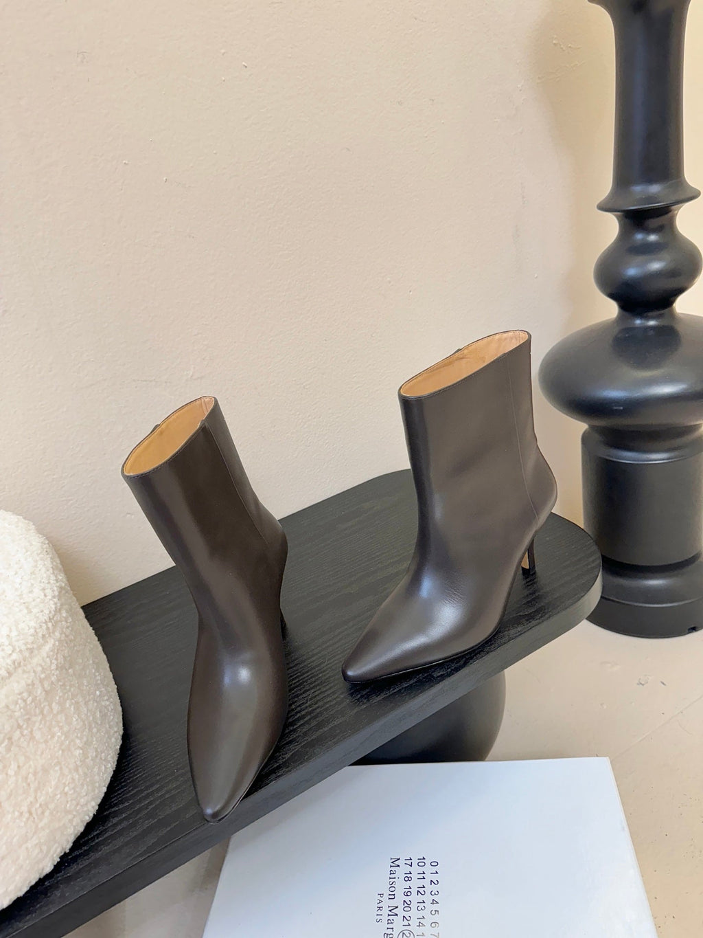 Maison Margiela Pointed Toe Riding Short Boots Brown in Cowhide 580448