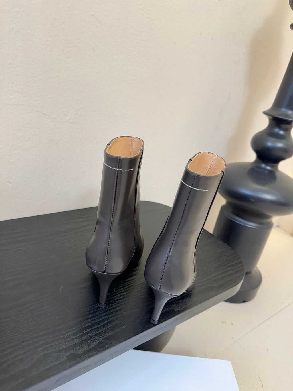 Maison Margiela Pointed Toe Riding Short Boots Brown in Cowhide 580448