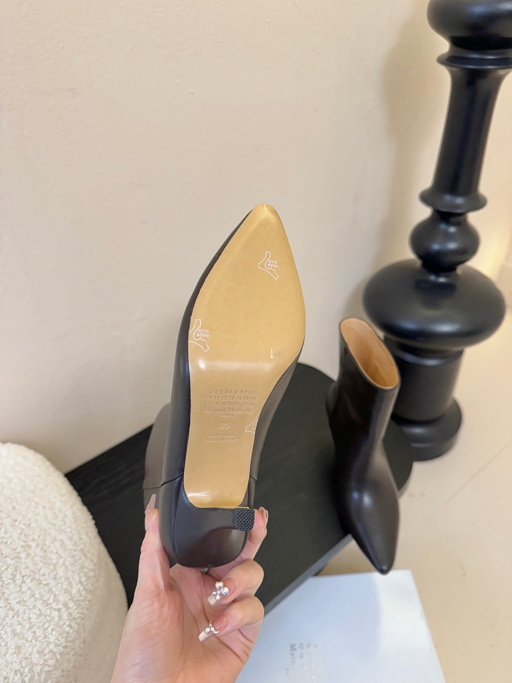 Maison Margiela Pointed Toe Riding Short Boots Brown in Cowhide 580448