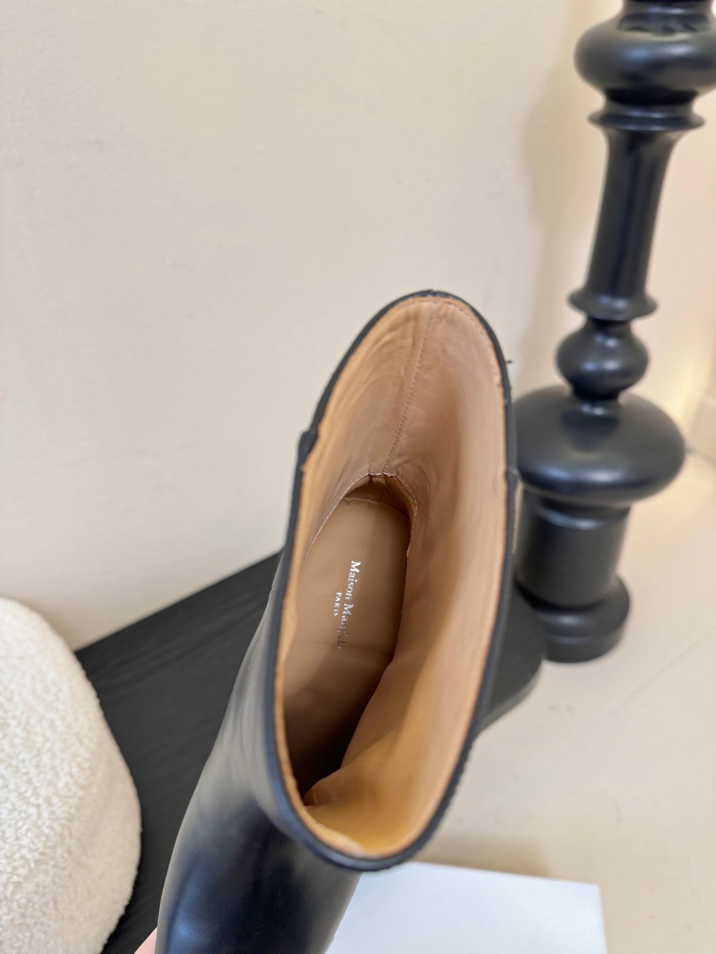 Maison Margiela Pointed Toe Riding Short Boots Black in Cowhide 580447