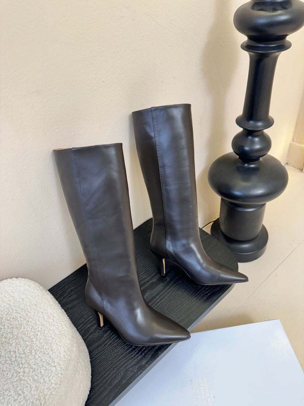 Maison Margiela Pointed Toe Riding High Boots Brown in Cowhide 580446