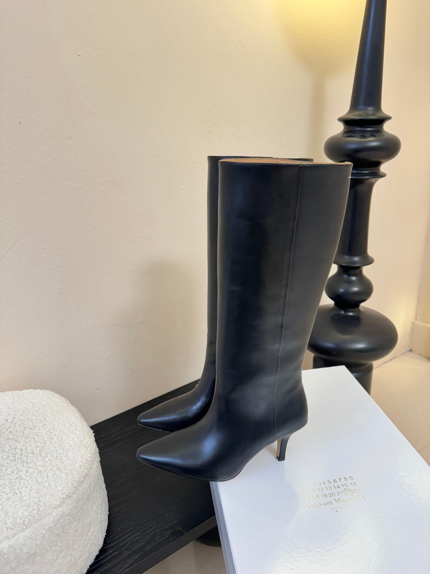 Maison Margiela Pointed Toe Riding High Boots Black in Cowhide 580445