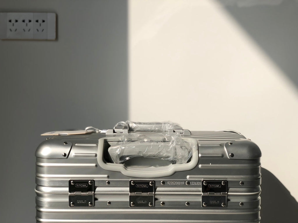 Rimowa 2025 Travel Suitcase Silver Aluminum 273821