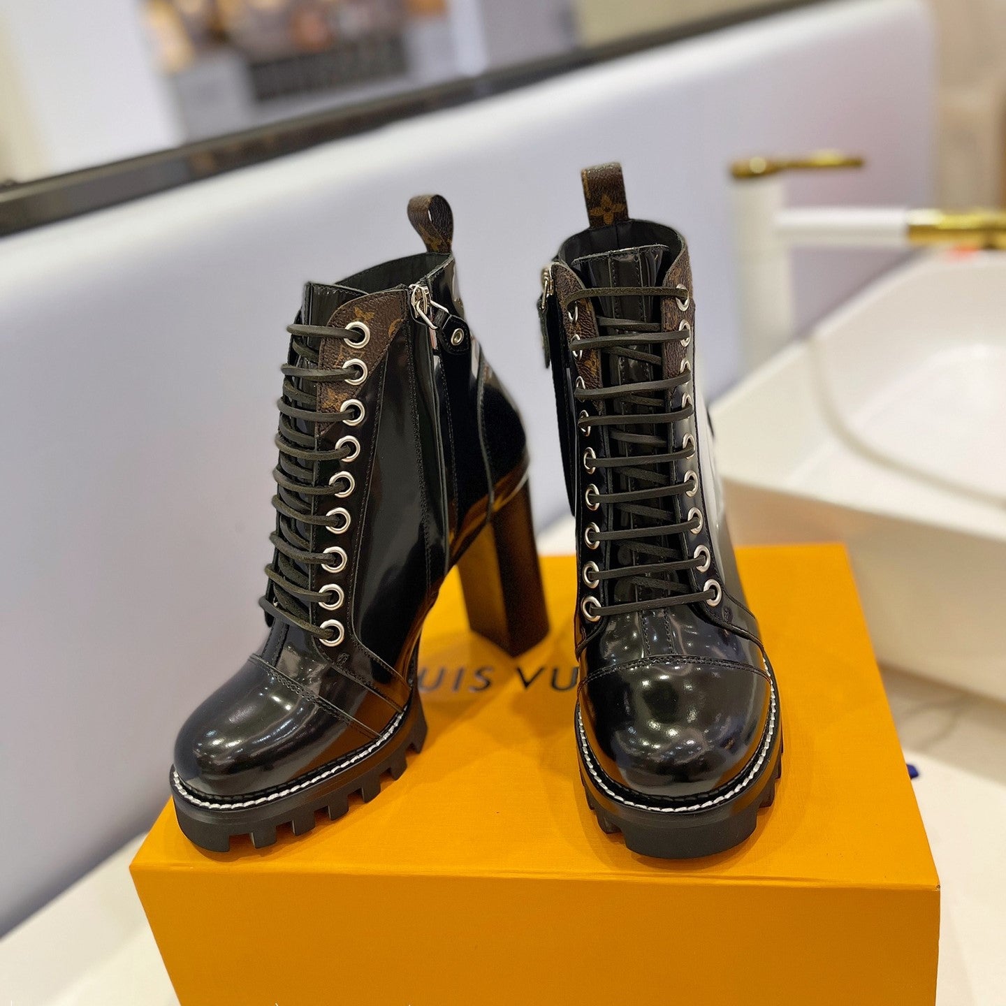 LV Star Trail Ankle Boot 9.5cm Black Patent Leather 573987