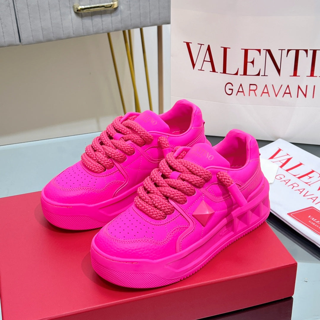 VT 2025 Garavani Sneakers Pink Cowhide 546997