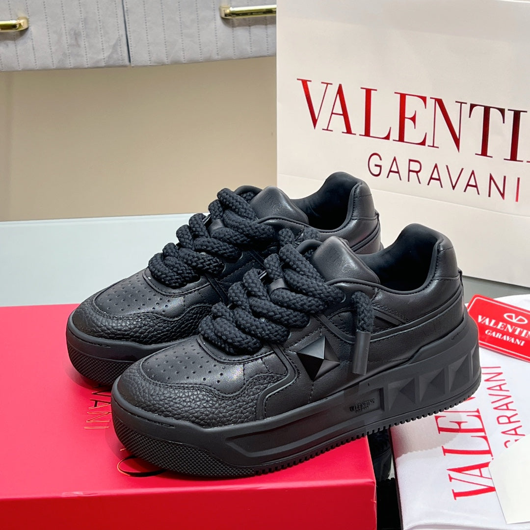 VT 2025 Garavani Sneakers Black Cowhide 546998