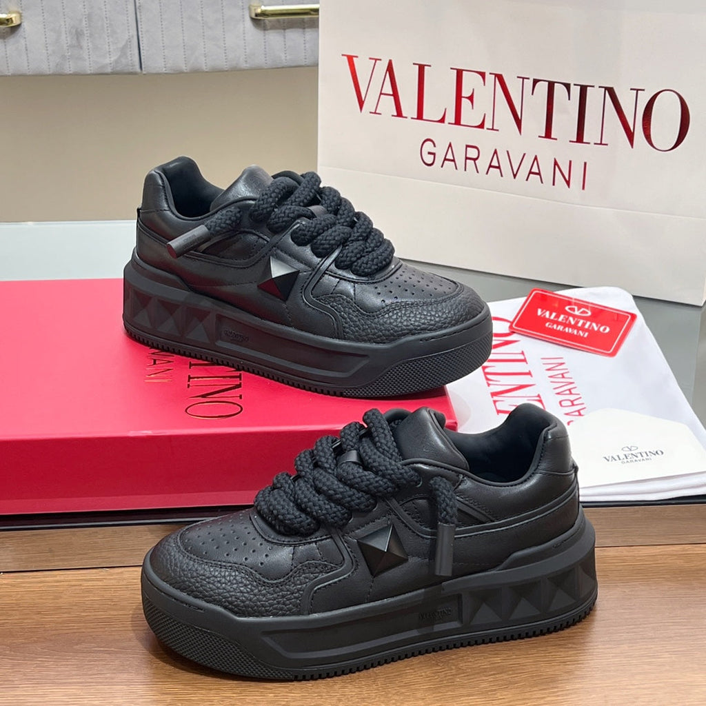 VT 2025 Garavani Sneakers Black Cowhide 546998