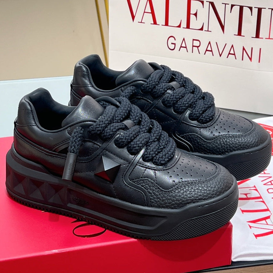 VT 2025 Garavani Sneakers Black Cowhide 546998