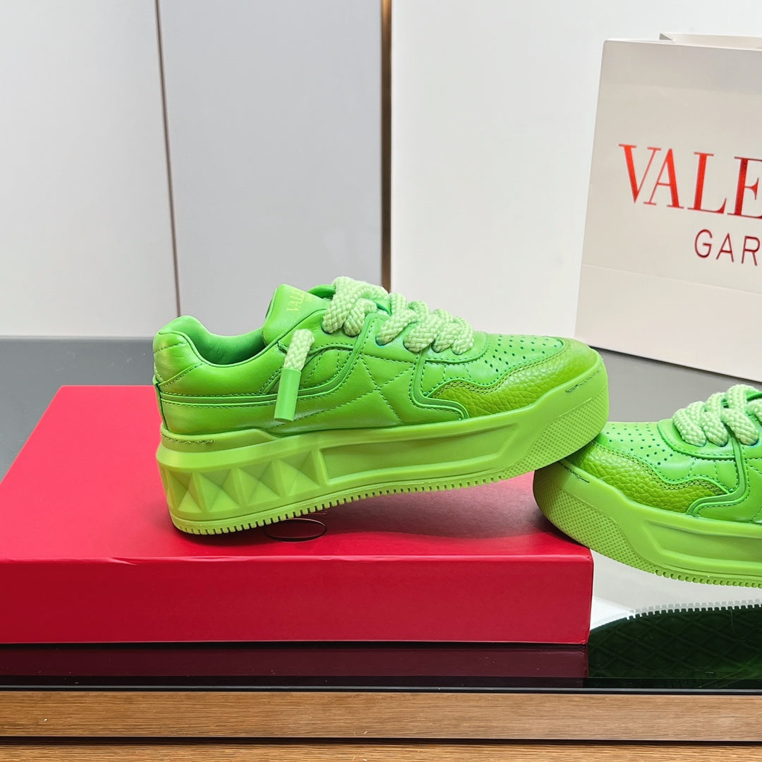 VT 2025 Garavani Sneakers Green Cowhide 546988