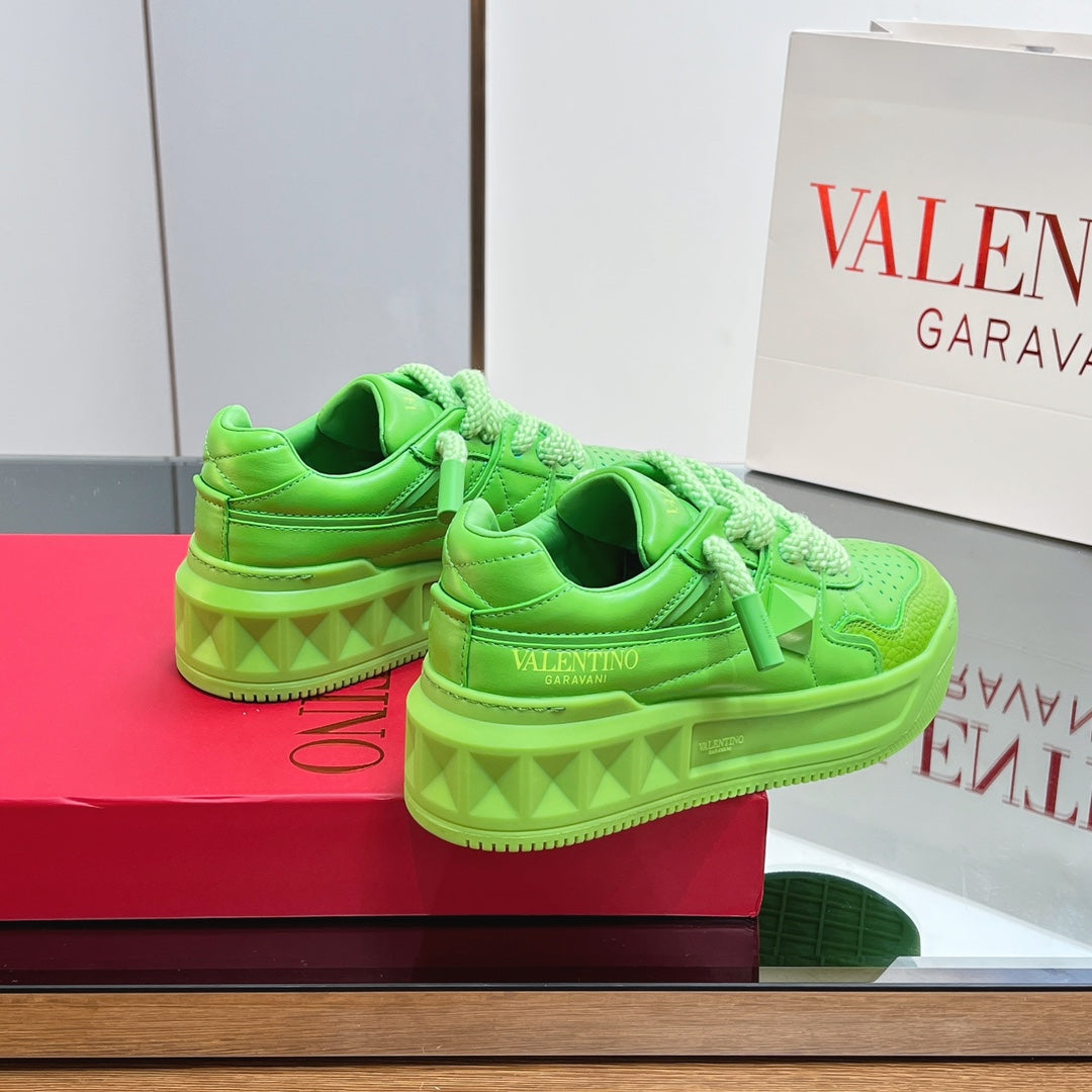 VT 2025 Garavani Sneakers Green Cowhide 546988