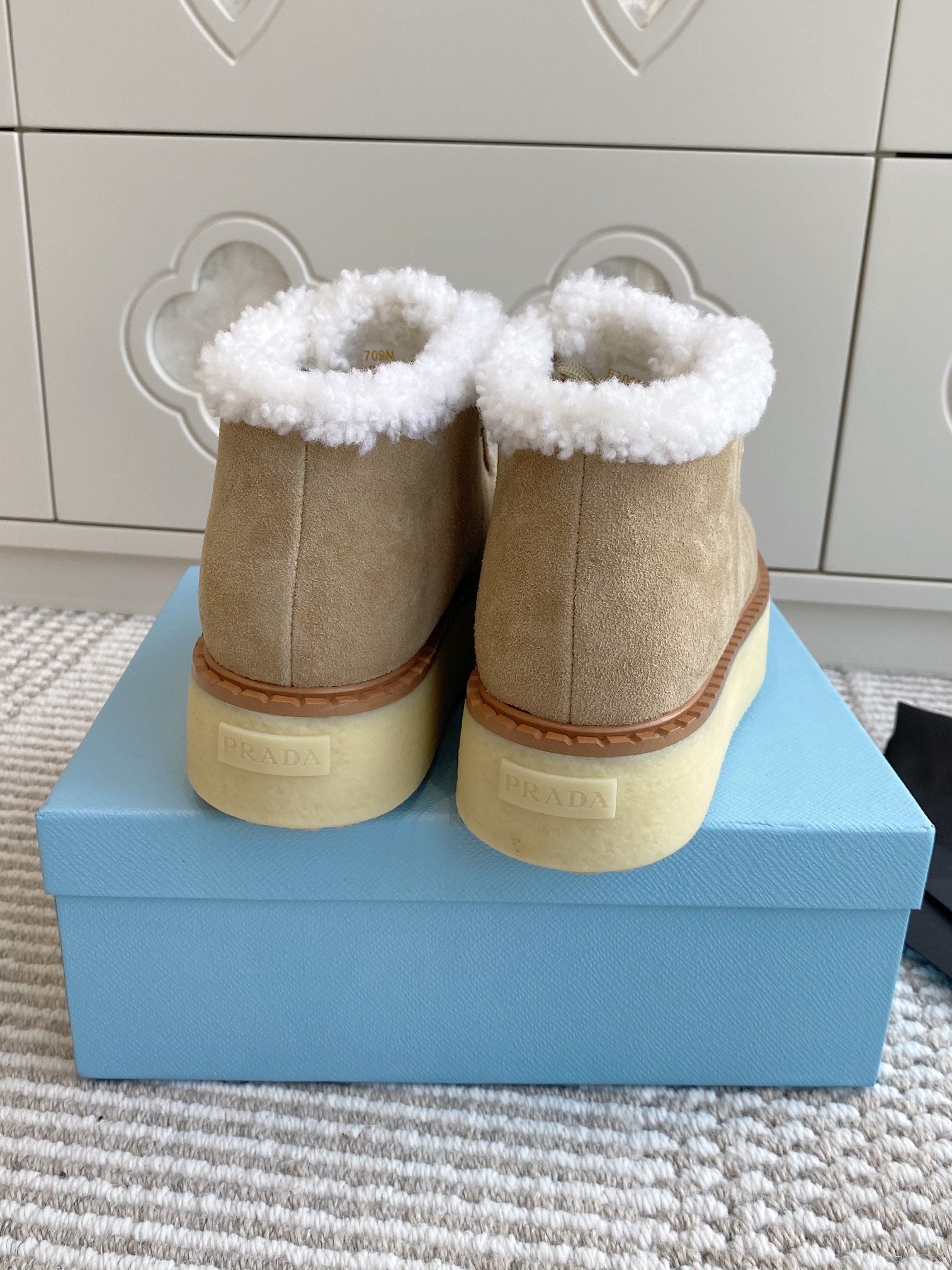 Prada Chukka Boots Light Khahi Suede White Shearing 564161