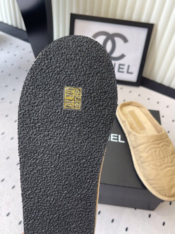 CC New Down-Filled Couple Slippers Beige Technical Fabric