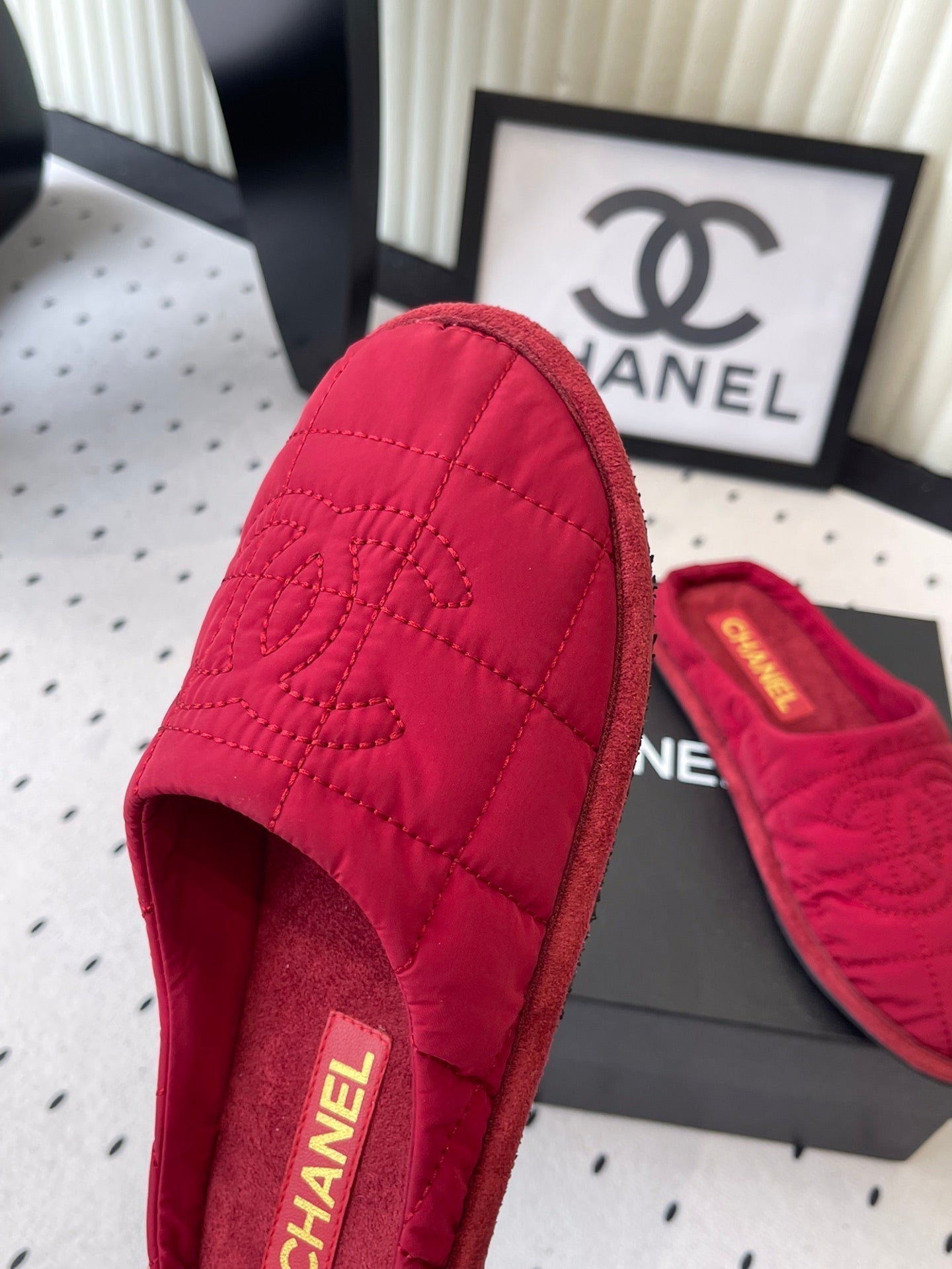 CC New Down-Filled Couple Slippers Red Technical Fabric