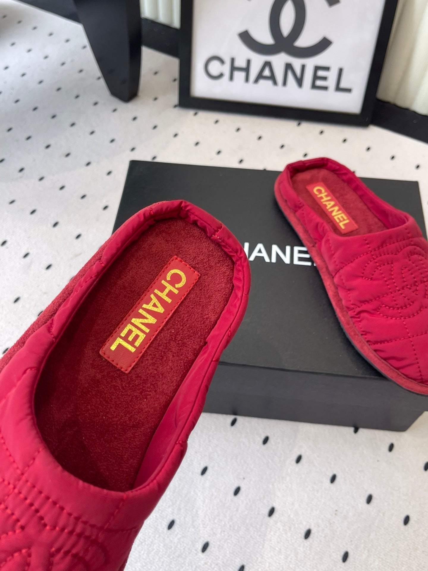 CC New Down-Filled Couple Slippers Red Technical Fabric