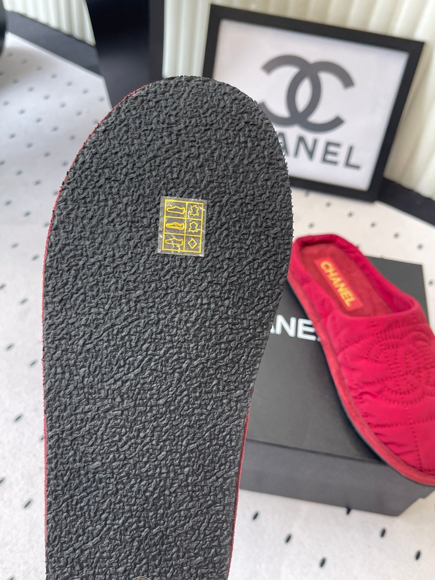 CC New Down-Filled Couple Slippers Red Technical Fabric