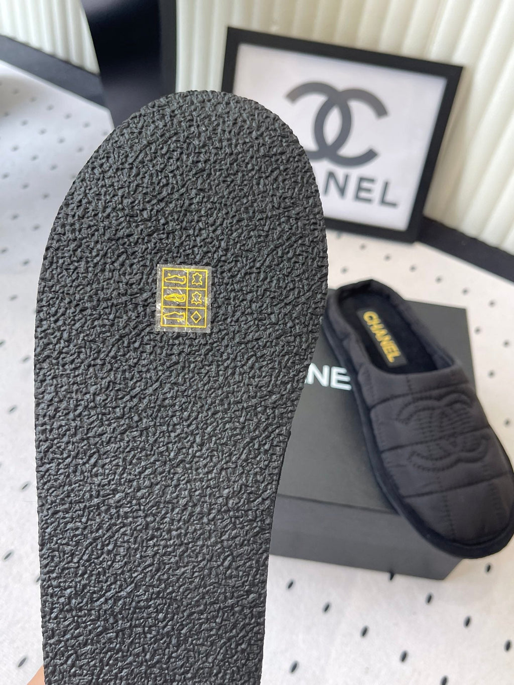 CC New Down-Filled Couple Slippers Black Technical Fabric