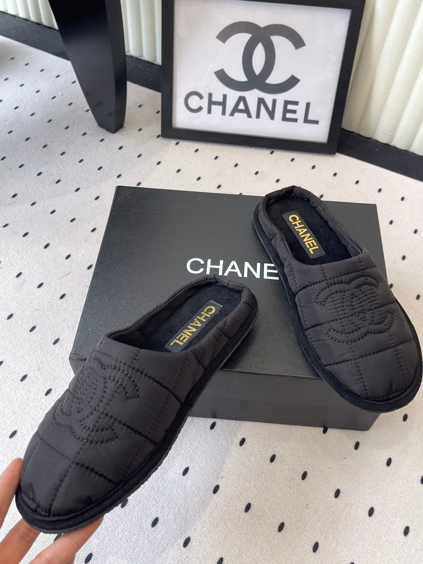 CC New Down-Filled Couple Slippers Black Technical Fabric