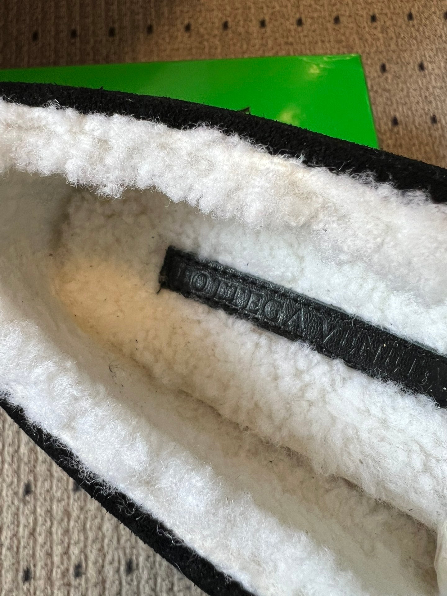 BV Astaire Loafer Black Shearing Suede 548542