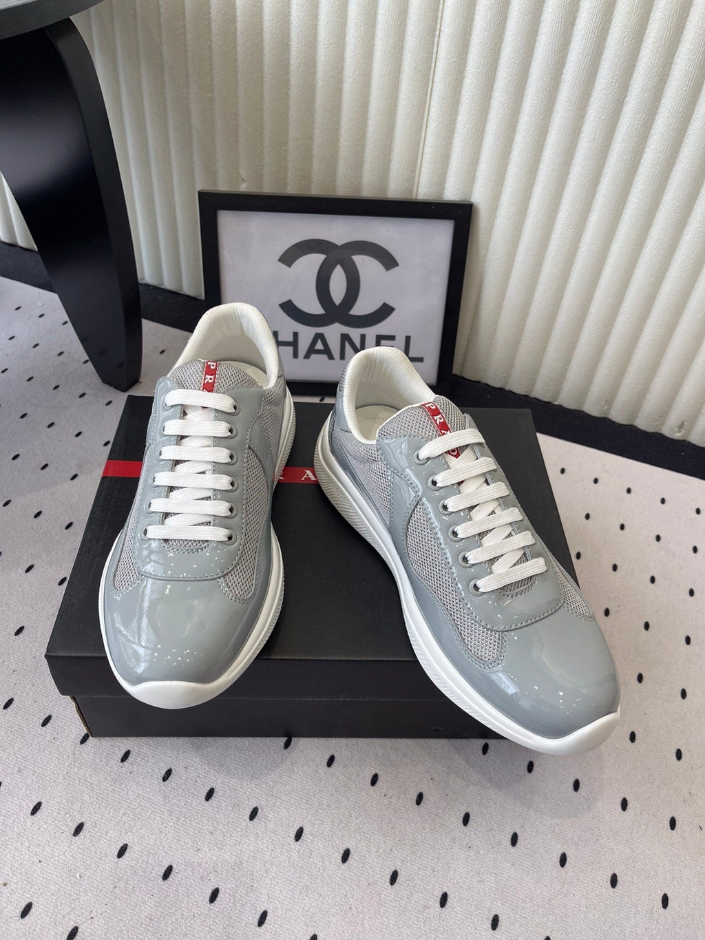 Pra 2025 Sneaker Glossy Gray Patent Leather Mesh 554583