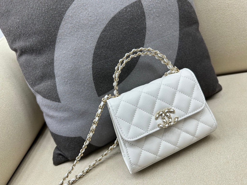 CC Clutch With Chain Caviar White 12 _ 15 _ 6 cm