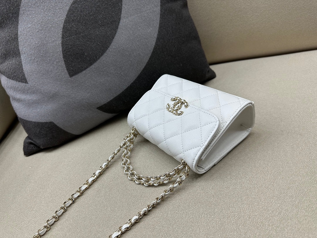 CC Clutch With Chain Caviar White 12 _ 15 _ 6 cm