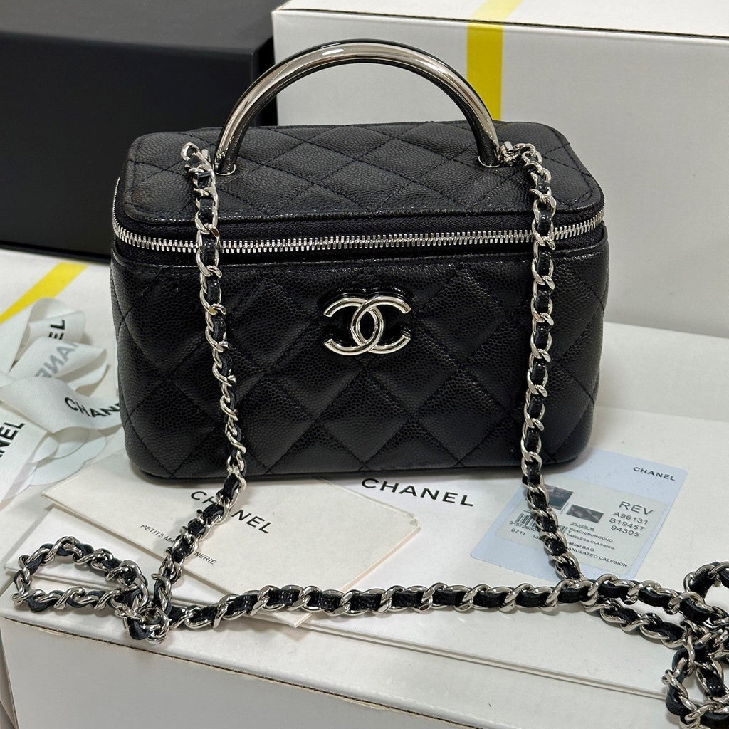 CC 25P Hidden Enamel Handle Makeup Bag Black Lychee Leather