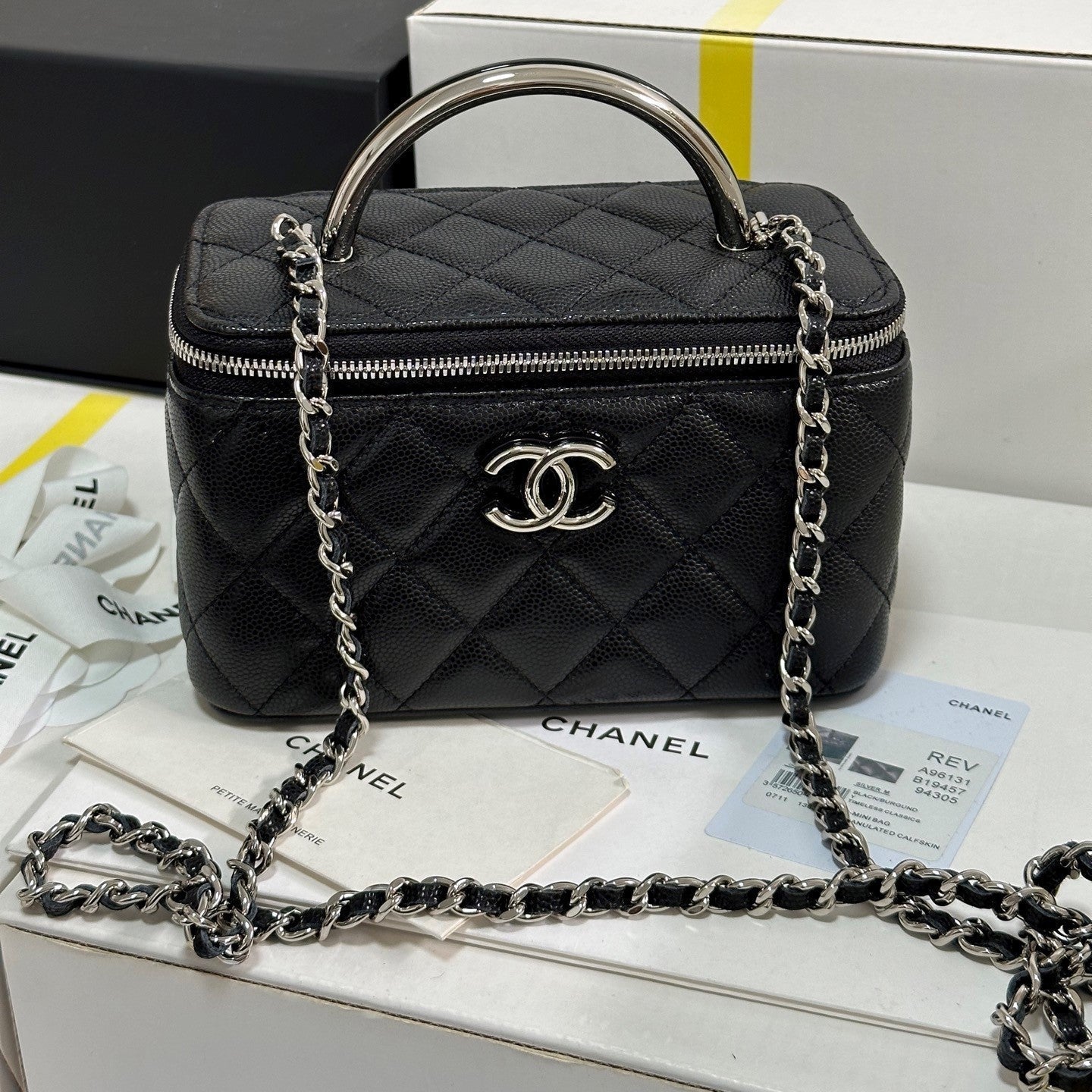 CC 25P Hidden Enamel Handle Makeup Bag Black Lychee Leather