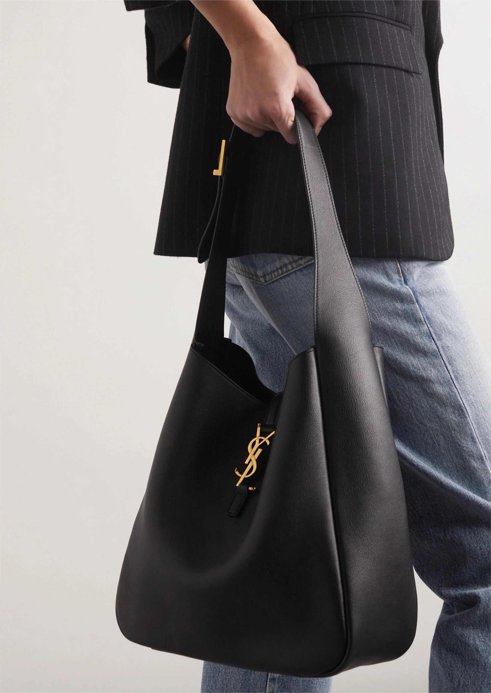 SAINT LAURENT Le 5 _ 7 Supple large leather shoulder bag