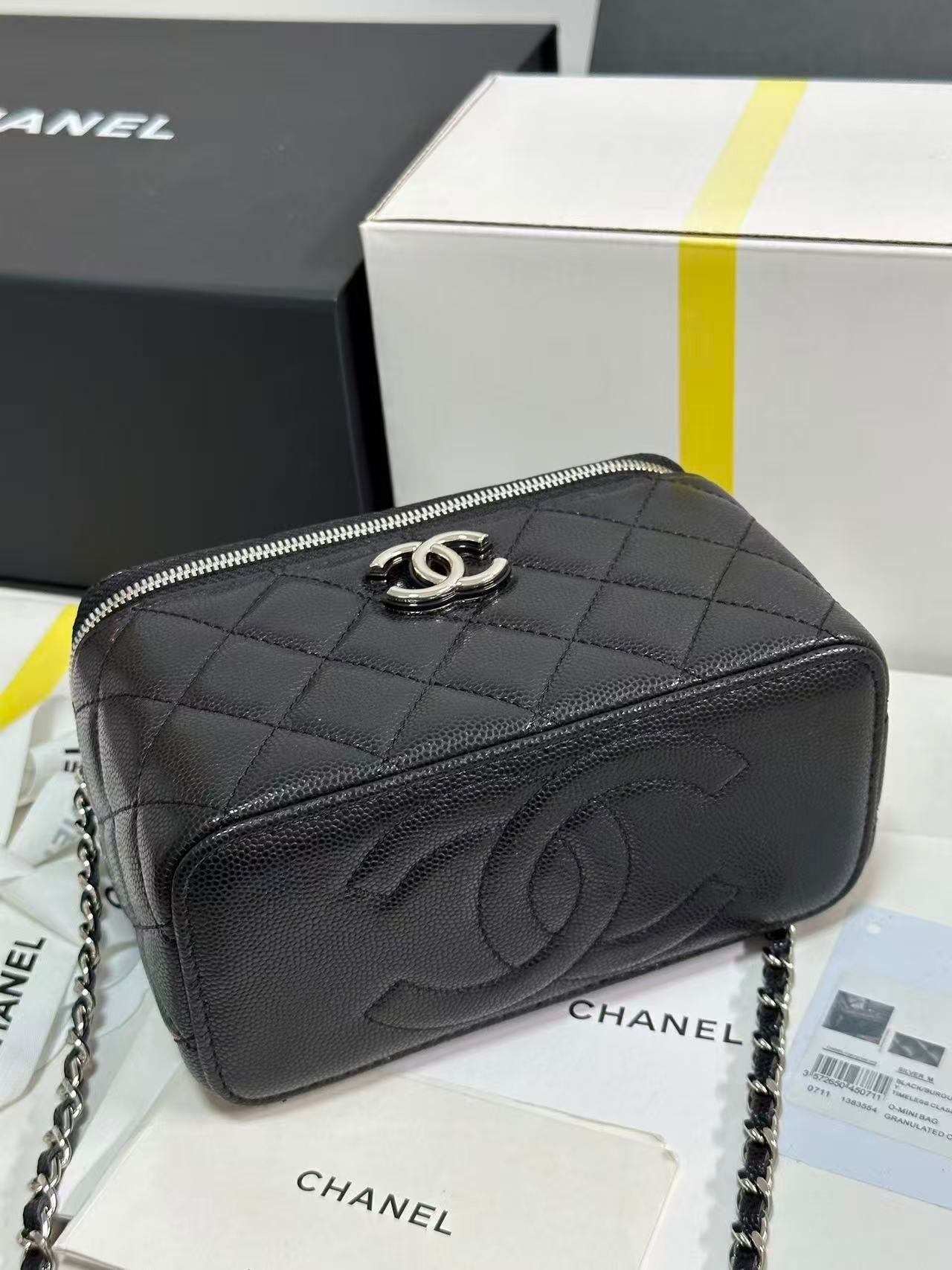 CC 25P Hidden Enamel Handle Makeup Bag Black Lychee Leather