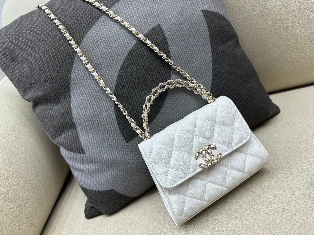 CC Clutch With Chain Caviar White 12 _ 15 _ 6 cm
