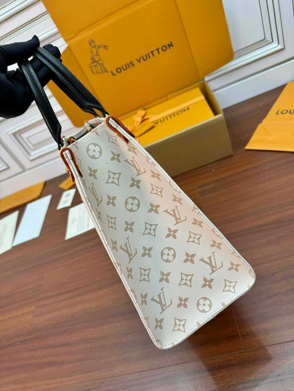 Louis Vuitton Onthego MM Tote Bag Monogram Dune Cruise 35 x 27 x 14 cm