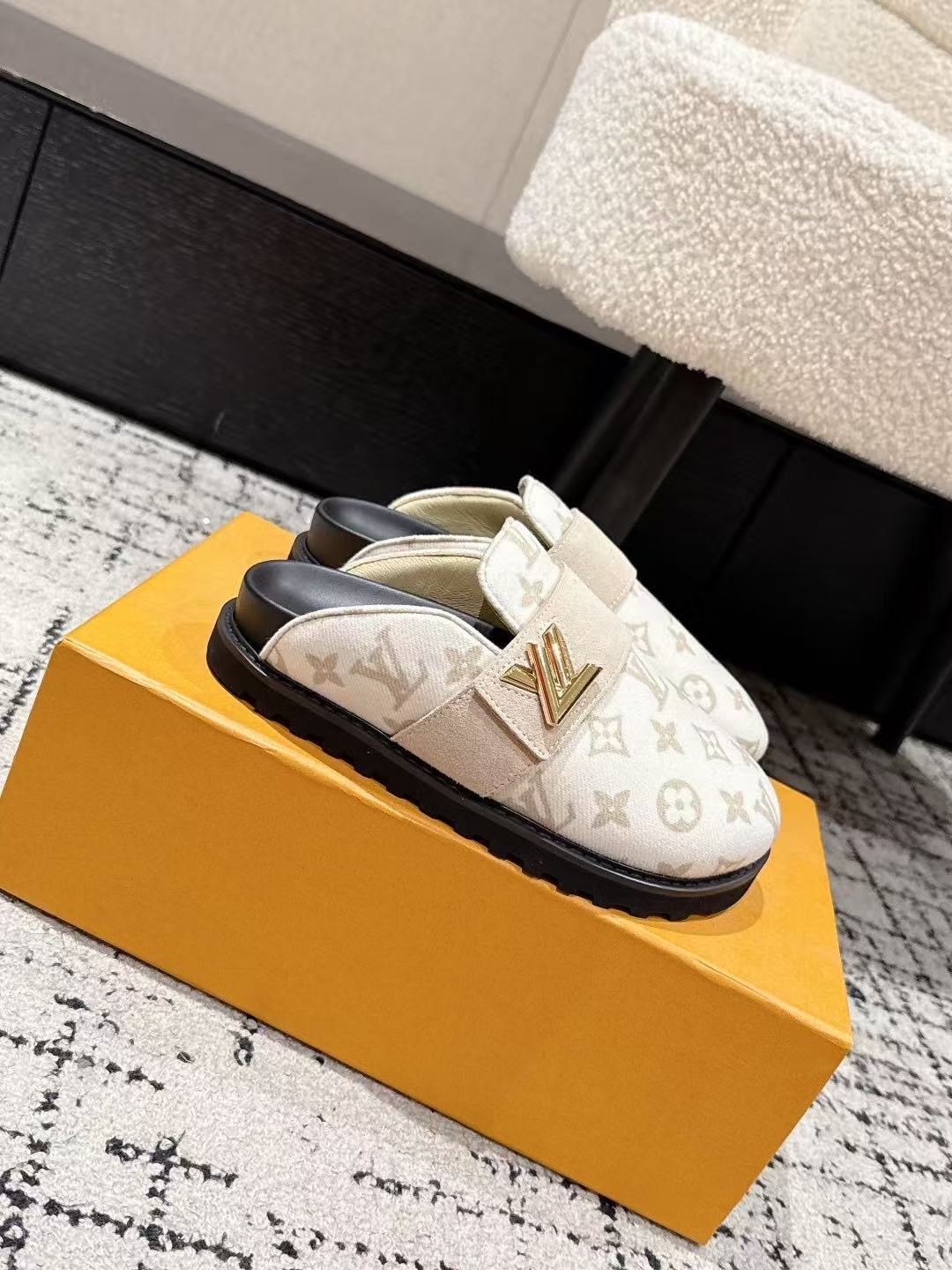 LV 25 Cosy Comfort Flat Clog Mule White Beige Black Leather Fabric