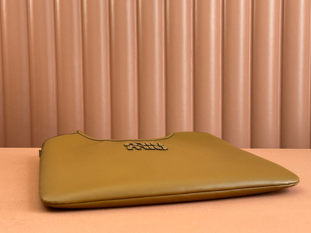 HOBO 40 TOTE BAG IN BROWN CALFSKIN