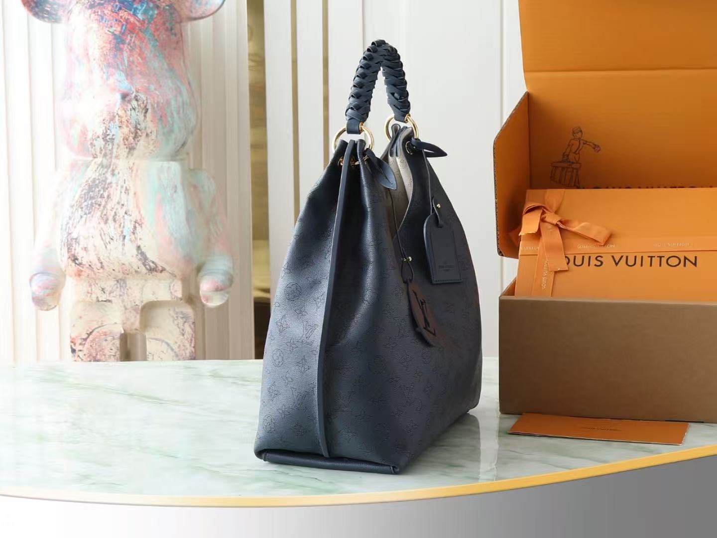 Louis Vuitton 2025 Carmel Mahina Hobo 40cm Bag Black Calfskin